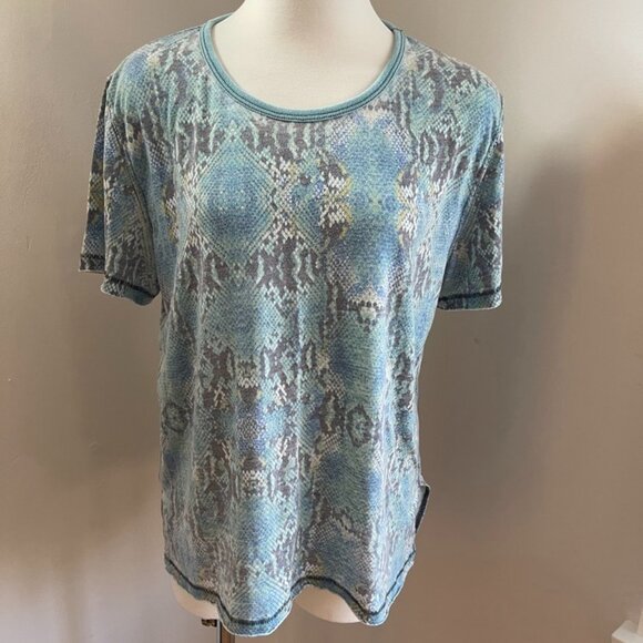 Free People We the Free Python Printed T-Shirt Womens Blue Short Sleeve S - Picture 1 of 5